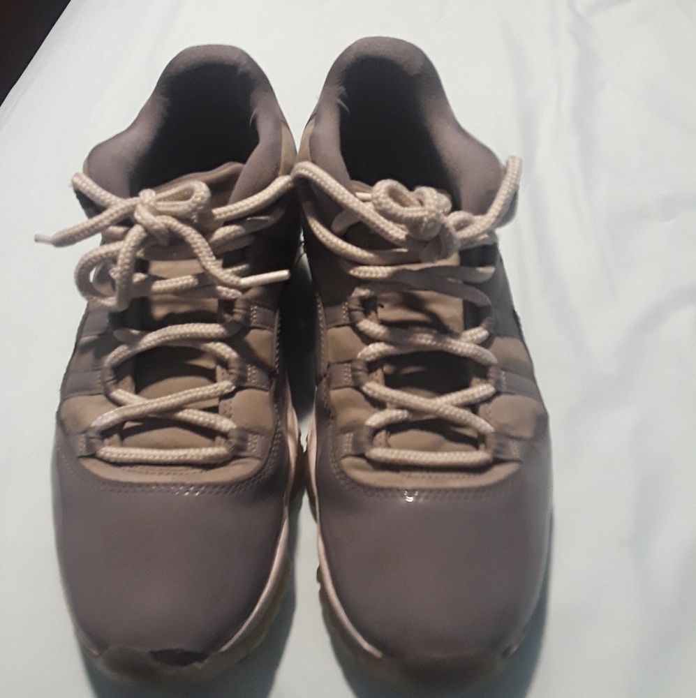 Men's Jordan 11 lows